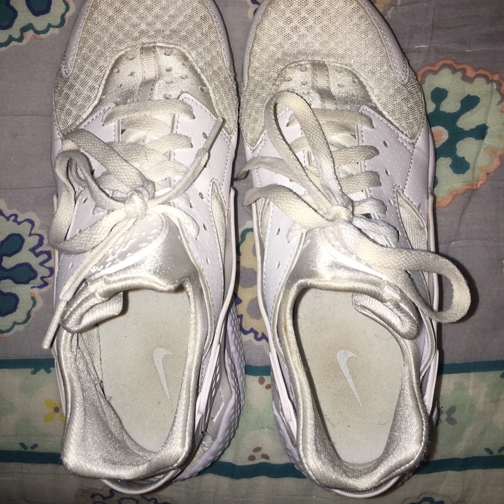 White Nike Huarache MENS